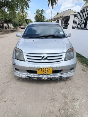 Toyota IST 2003 Silver