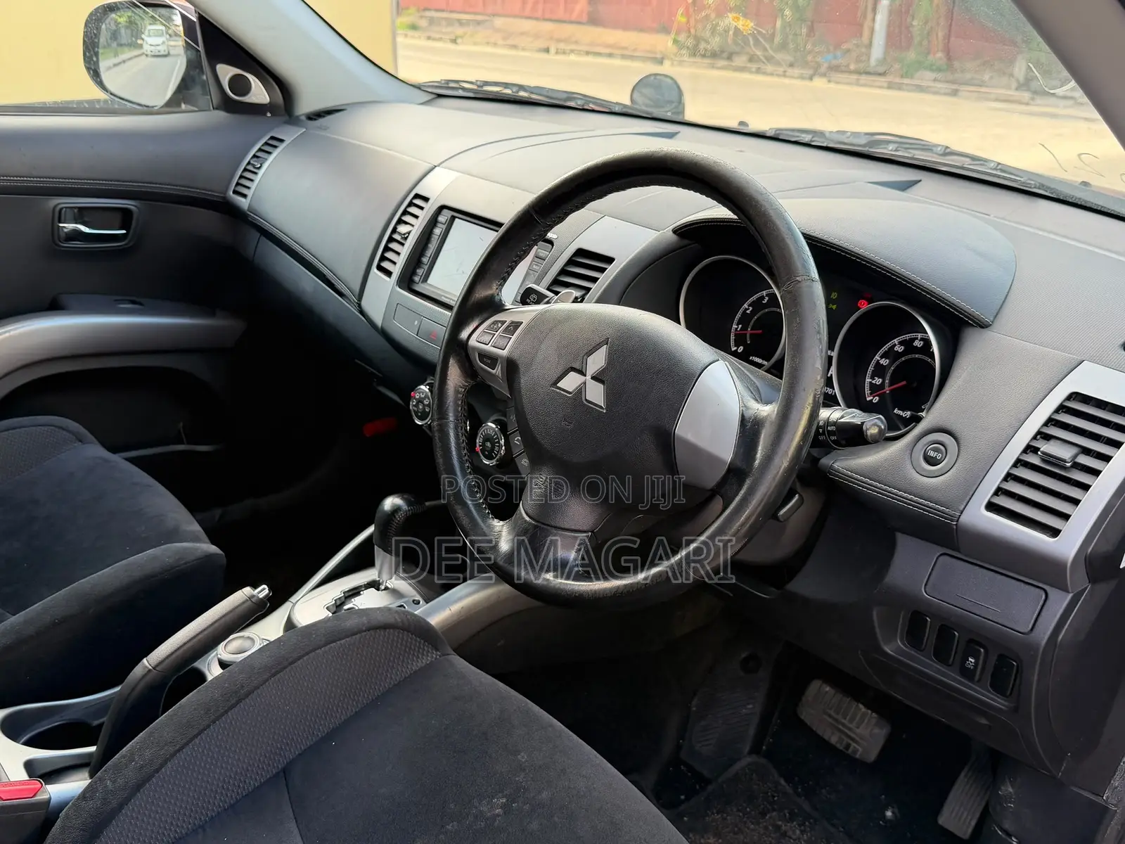 Mitsubishi Outlander 2011 Black