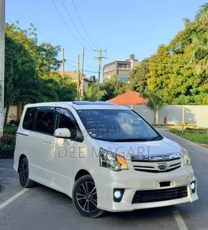 Toyota Noah 2011 White