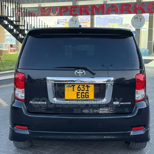 Toyota Corolla Rumion 2010 Black