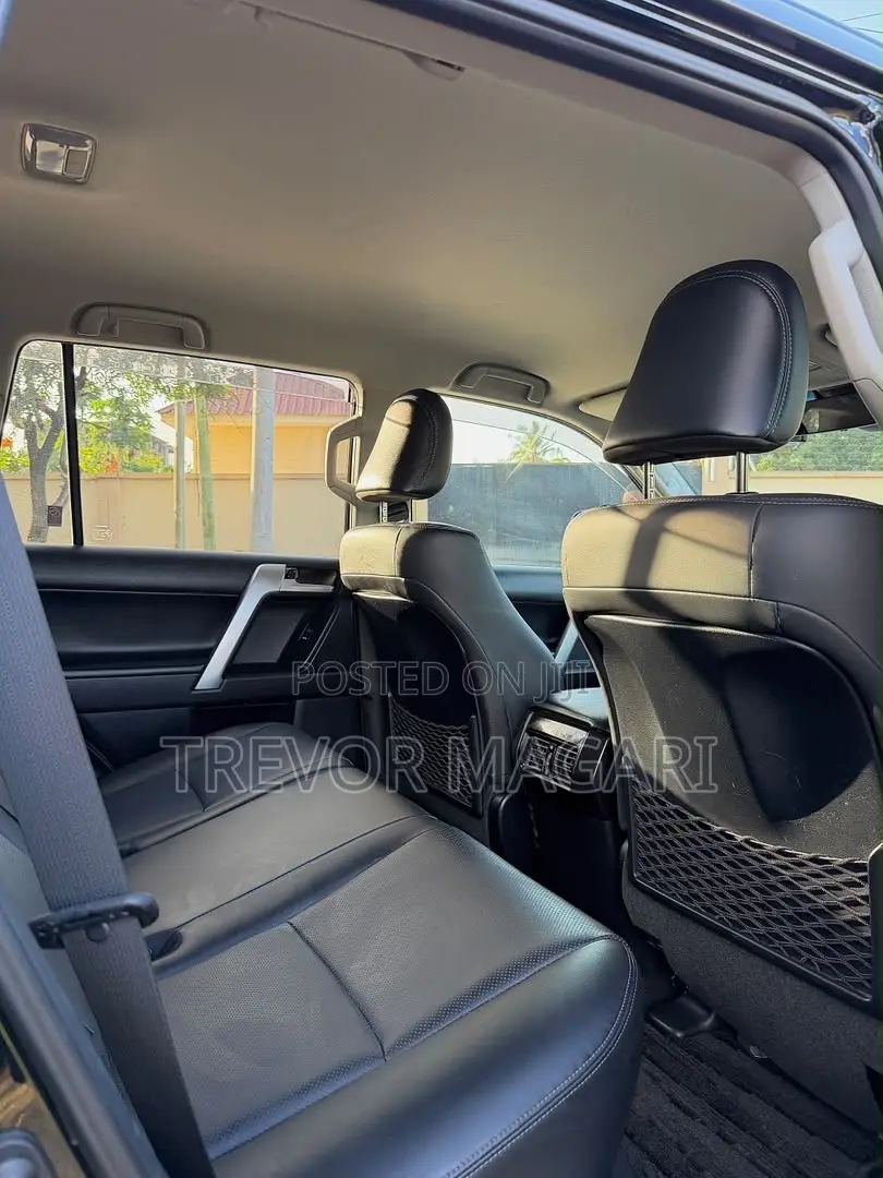 Toyota Land Cruiser Prado 2021 Black