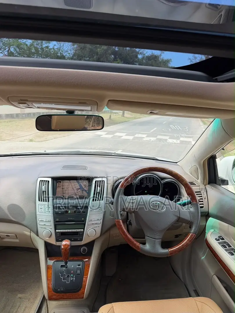 Toyota Harrier 2005 White