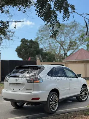 Toyota Harrier 2005 White