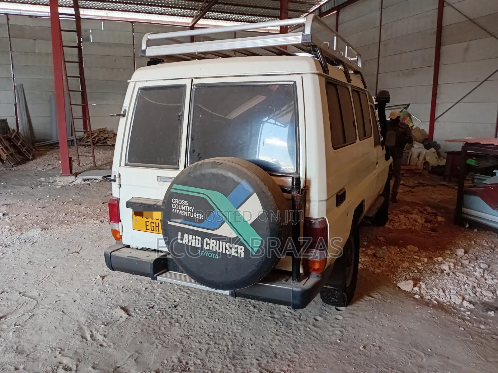 Toyota Land Cruiser 4x4 2004 White