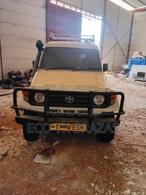 Toyota Land Cruiser 4x4 2004 White