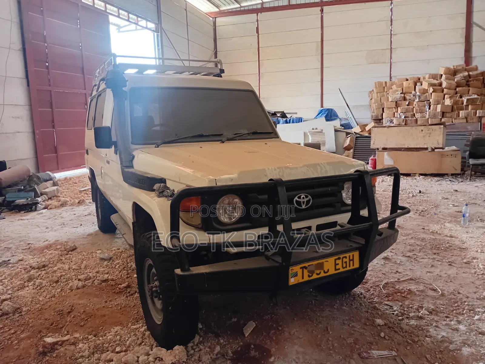 Toyota Land Cruiser 4x4 2004 White