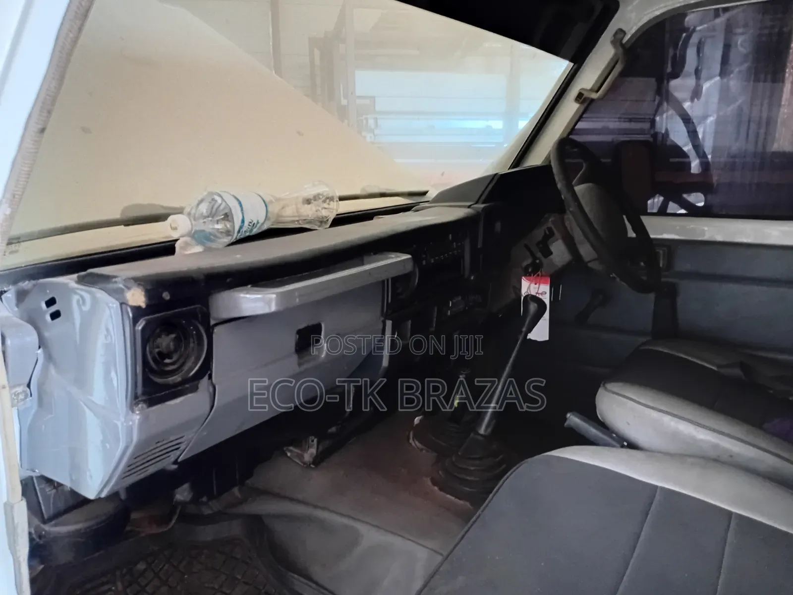 Toyota Land Cruiser 4x4 2004 White