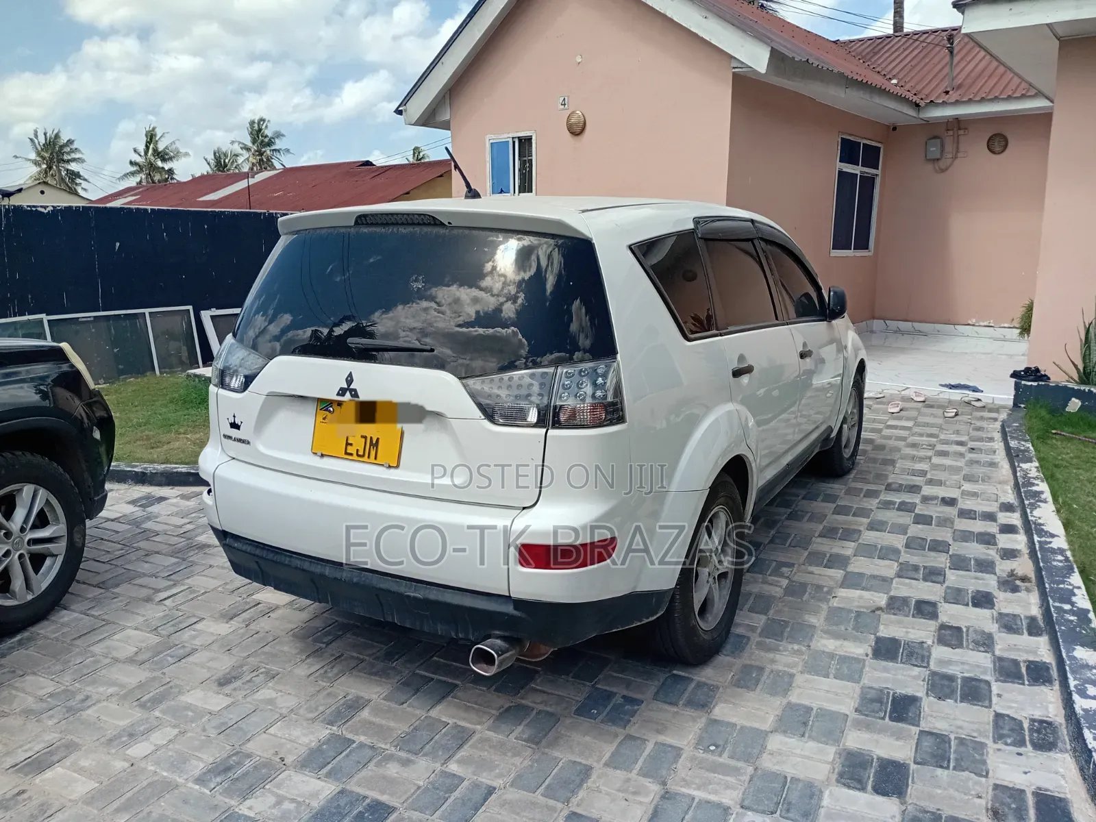 Mitsubishi Outlander SE 2010 White