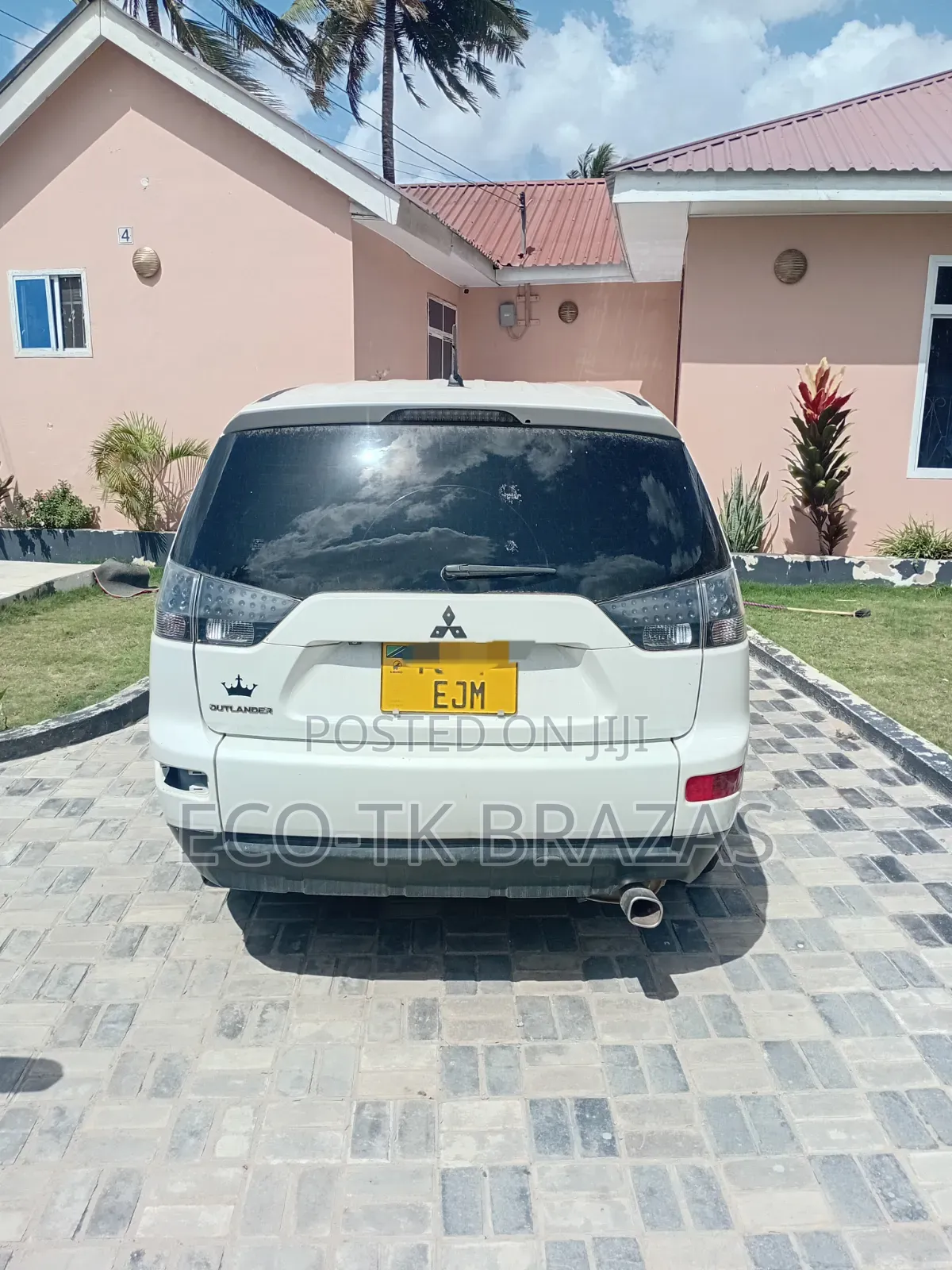 Mitsubishi Outlander SE 2010 White