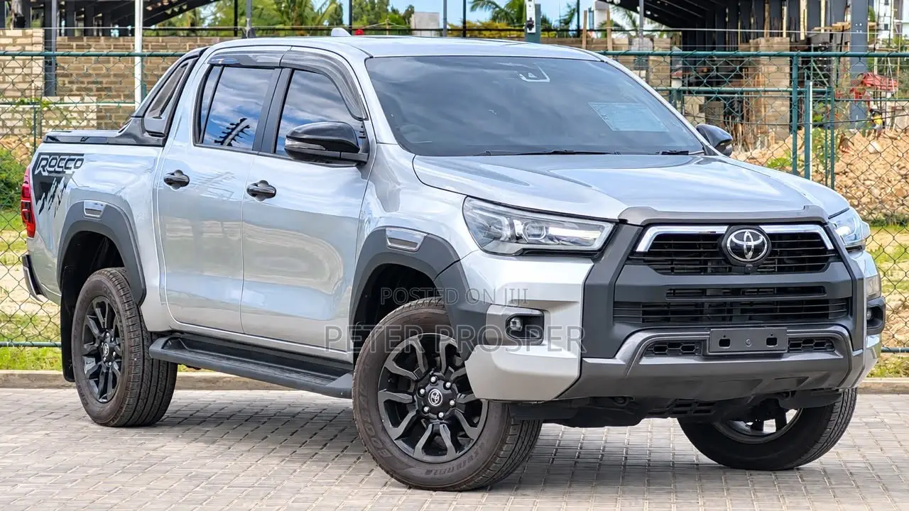 Toyota Hilux 2022 Silver