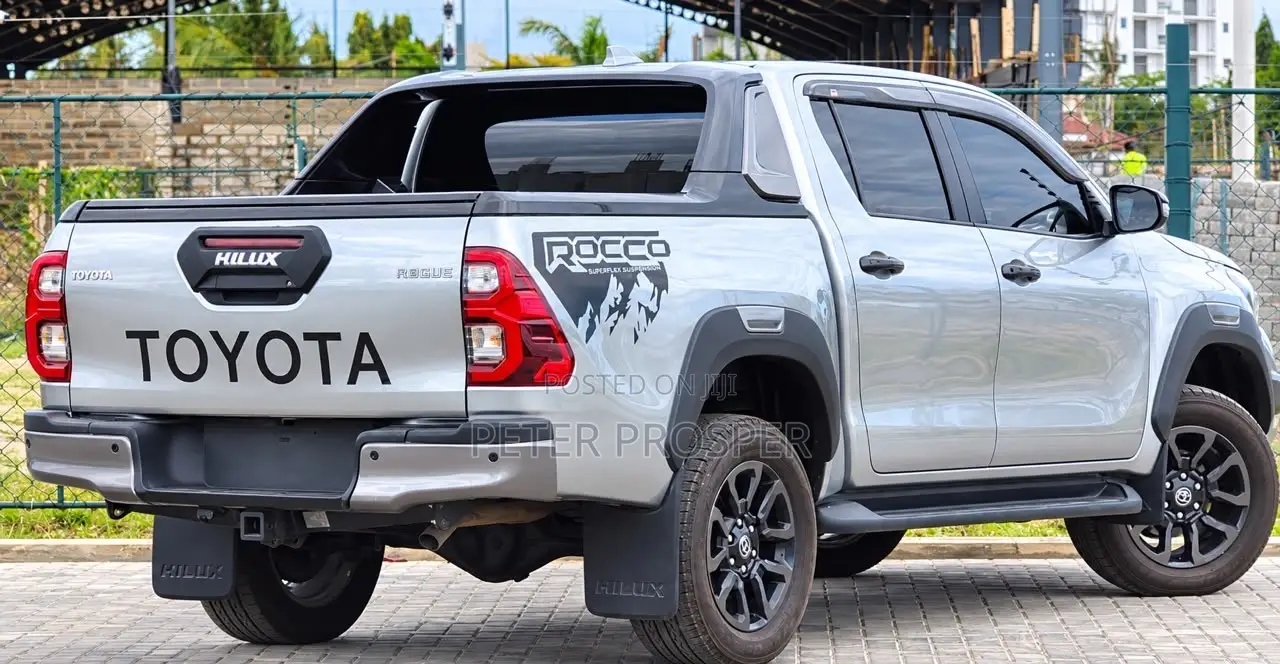 Toyota Hilux 2022 Silver