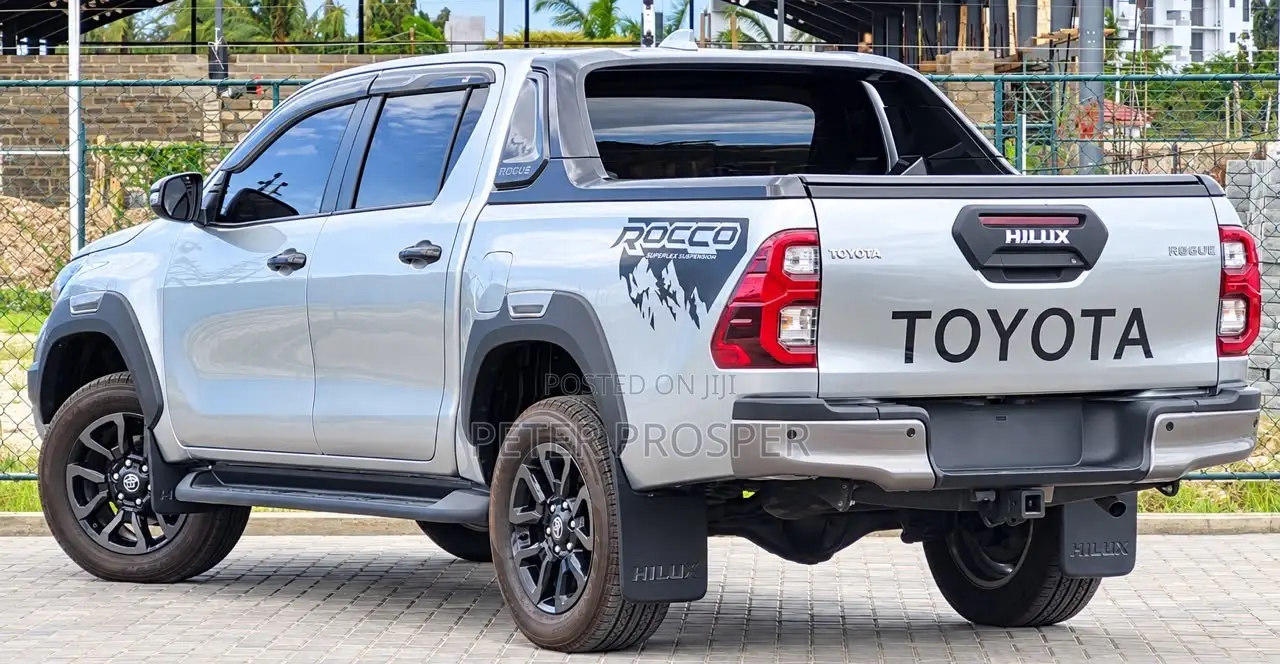 Toyota Hilux 2022 Silver