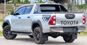 Toyota Hilux 2022 Silver
