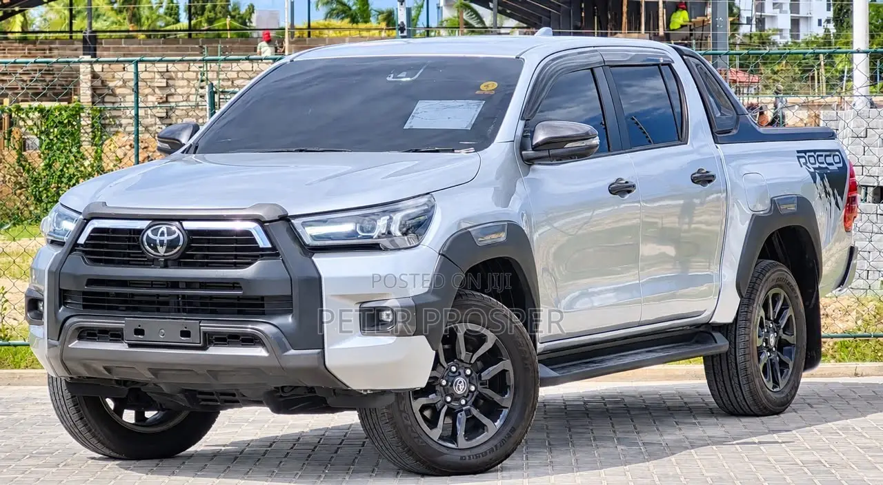 Toyota Hilux 2022 Silver