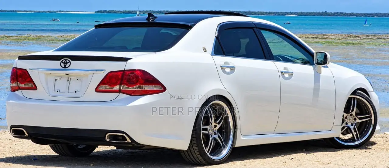 Toyota Crown 2009 White