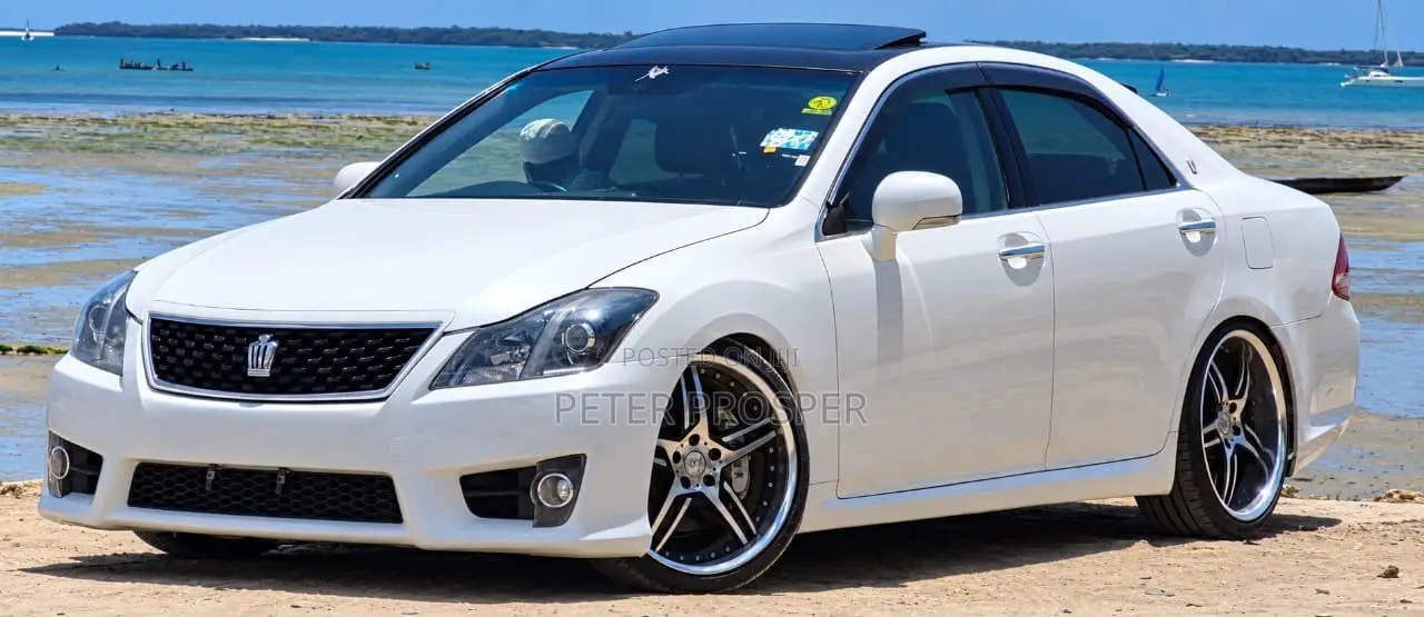 Toyota Crown 2009 White