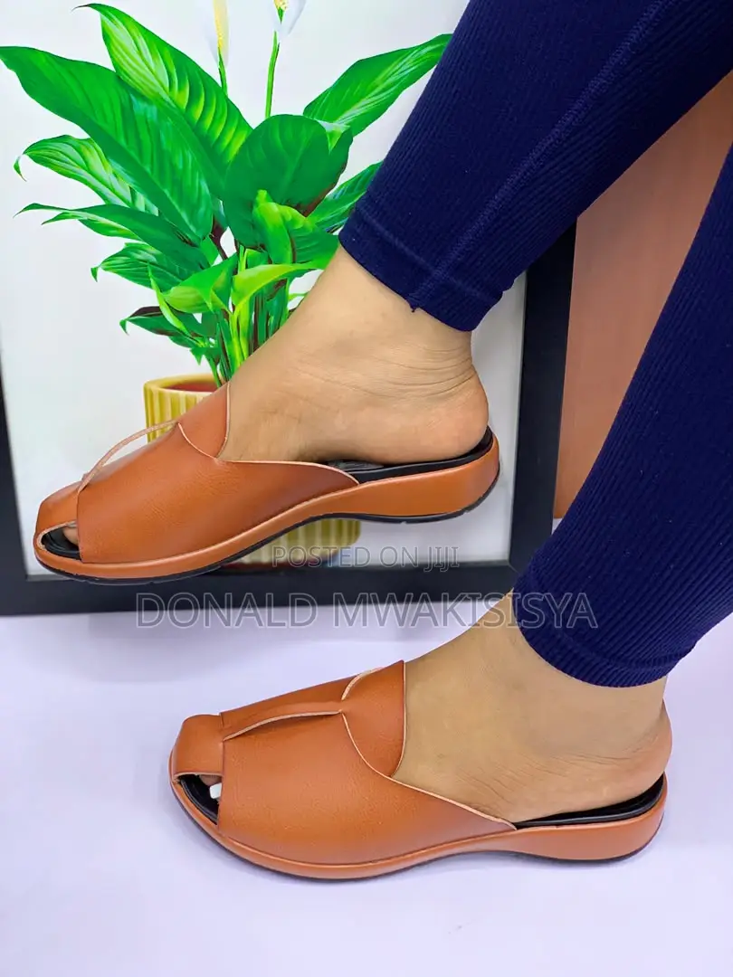 Women Open Toe Slippers - Al Design