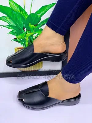 Women Open Toe Slippers - Al Design