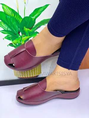 Women Open Toe Slippers - Al Design