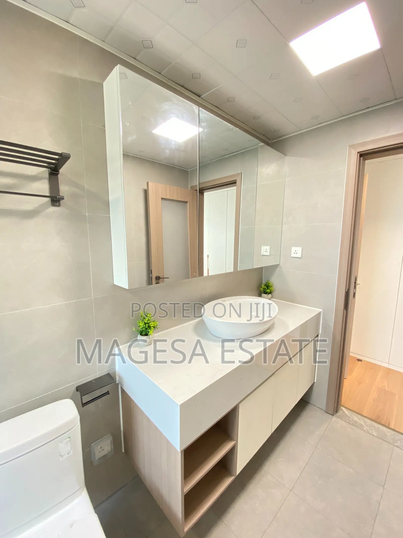 Furnished 3bdrm Apartment in Morocco Square, Kinondoni for sale