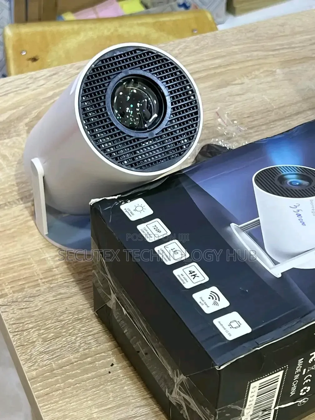 Borrego Smart 2 Android Mini Projector – Portable HD Projector