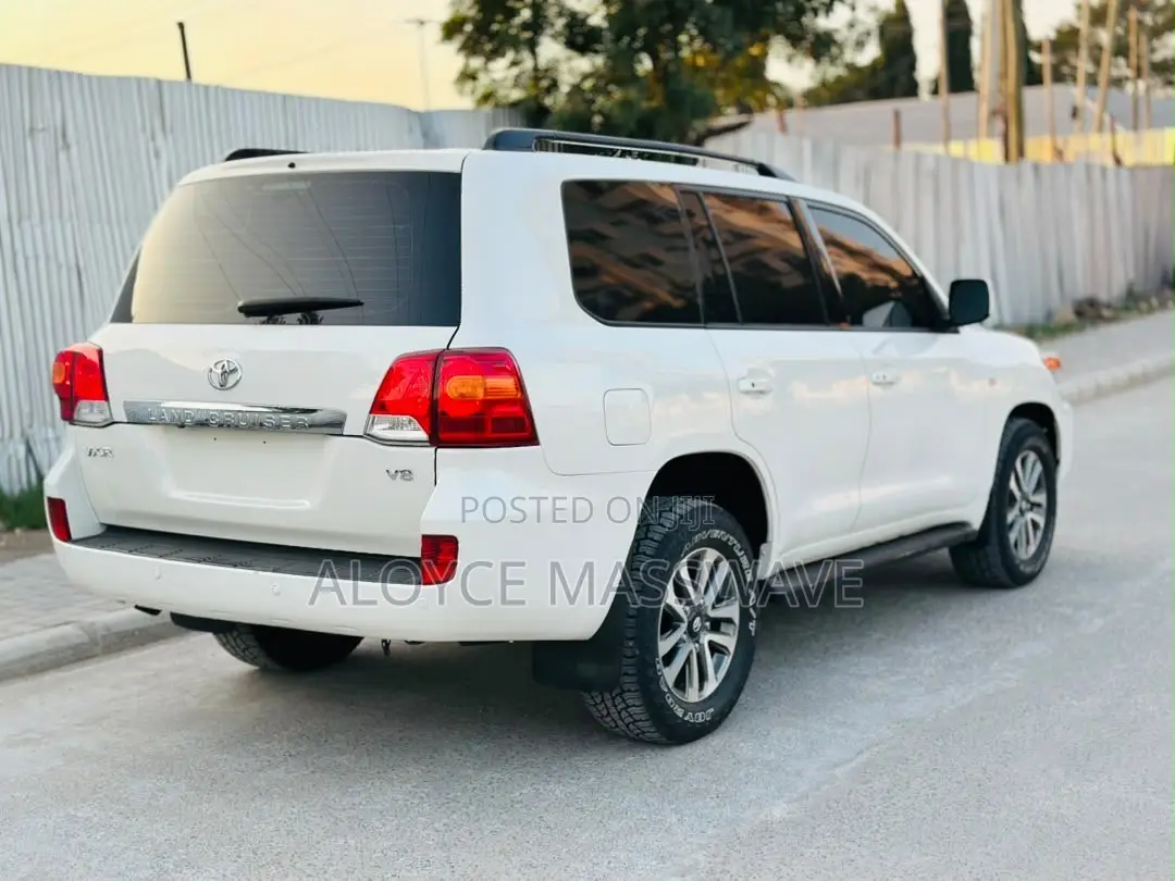 Toyota Land Cruiser 2014 White