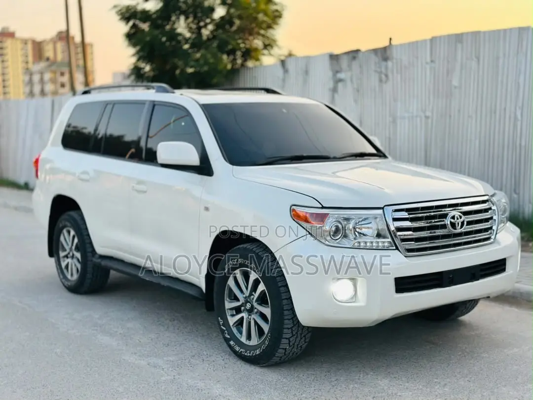 Toyota Land Cruiser 2014 White