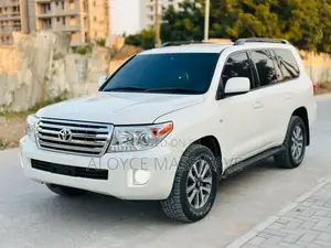 Toyota Land Cruiser 2014 White