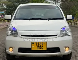 Toyota Raum 2008 White