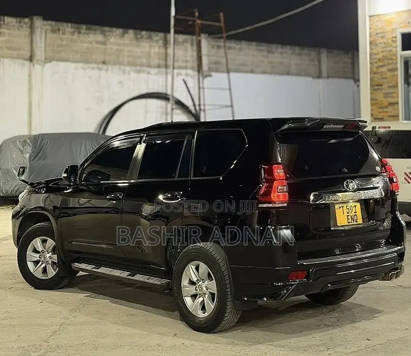 Toyota Land Cruiser Prado 2.8 2019 Black