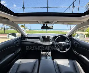 Toyota Crown 2010 Pearl