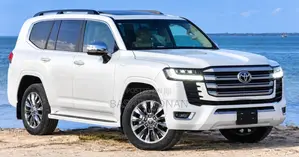 New Toyota Land Cruiser LC300 2025 White
