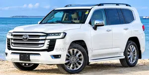 New Toyota Land Cruiser LC300 2025 White