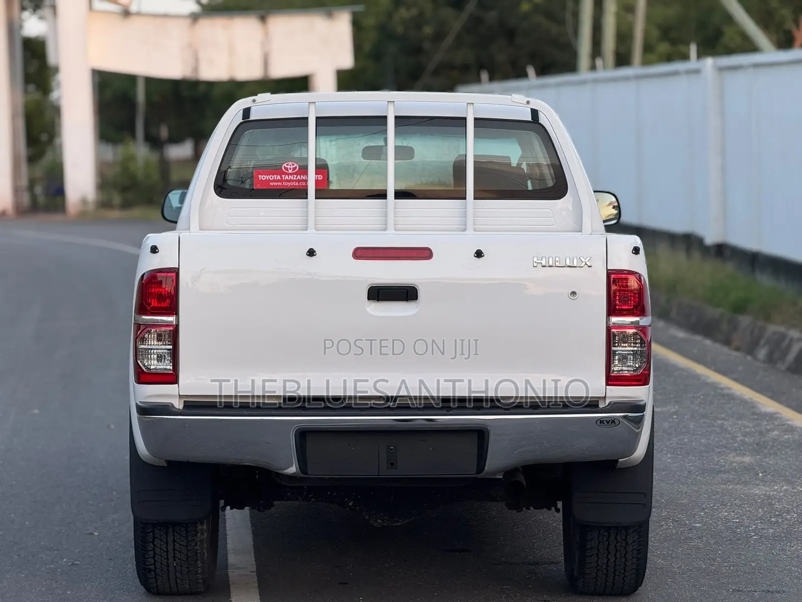 Toyota Hilux 2012 Pearl