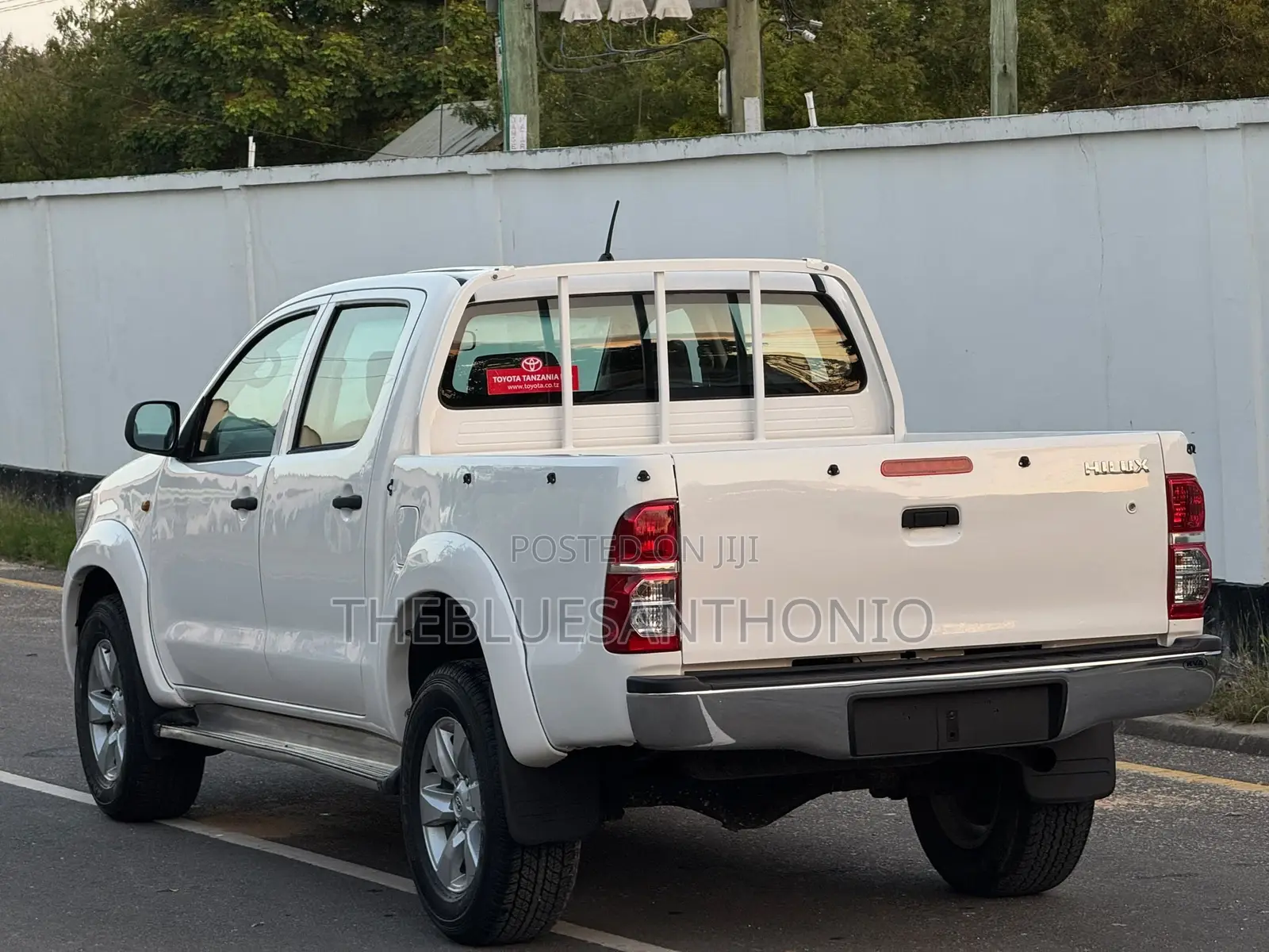 Toyota Hilux 2012 Pearl