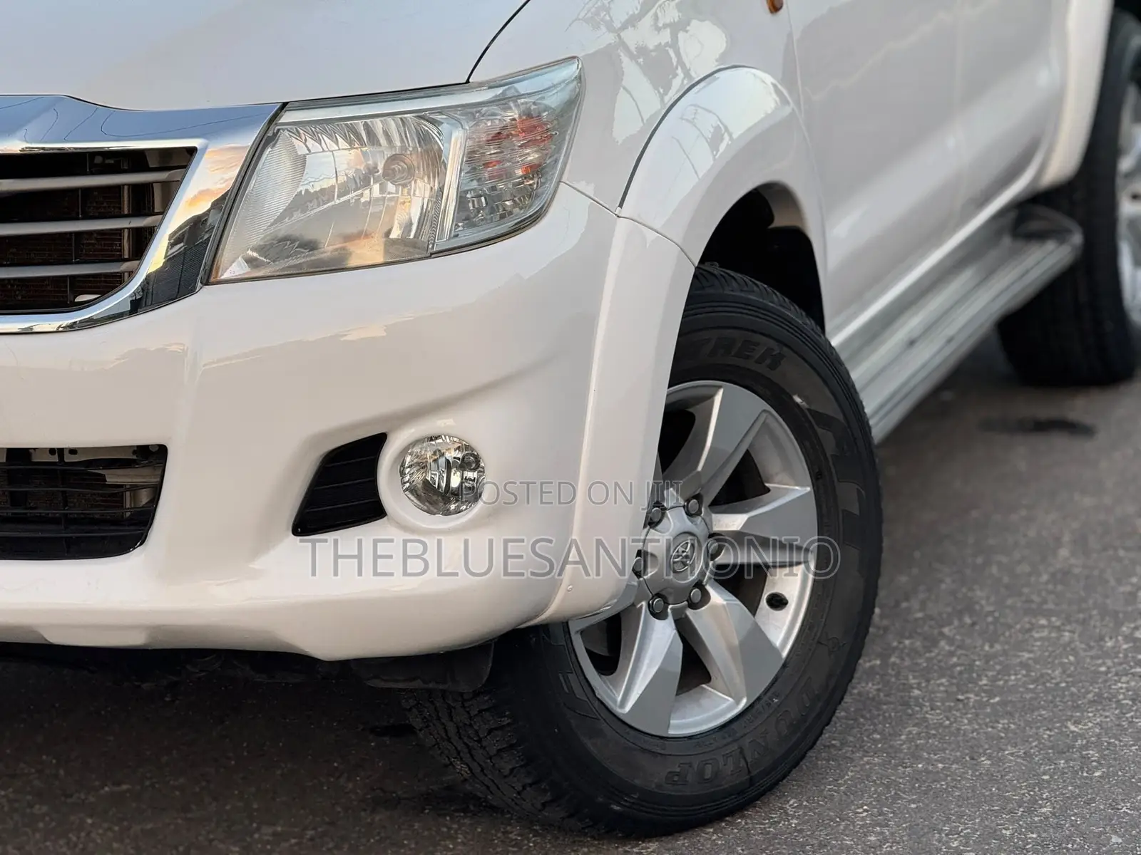 Toyota Hilux 2012 Pearl