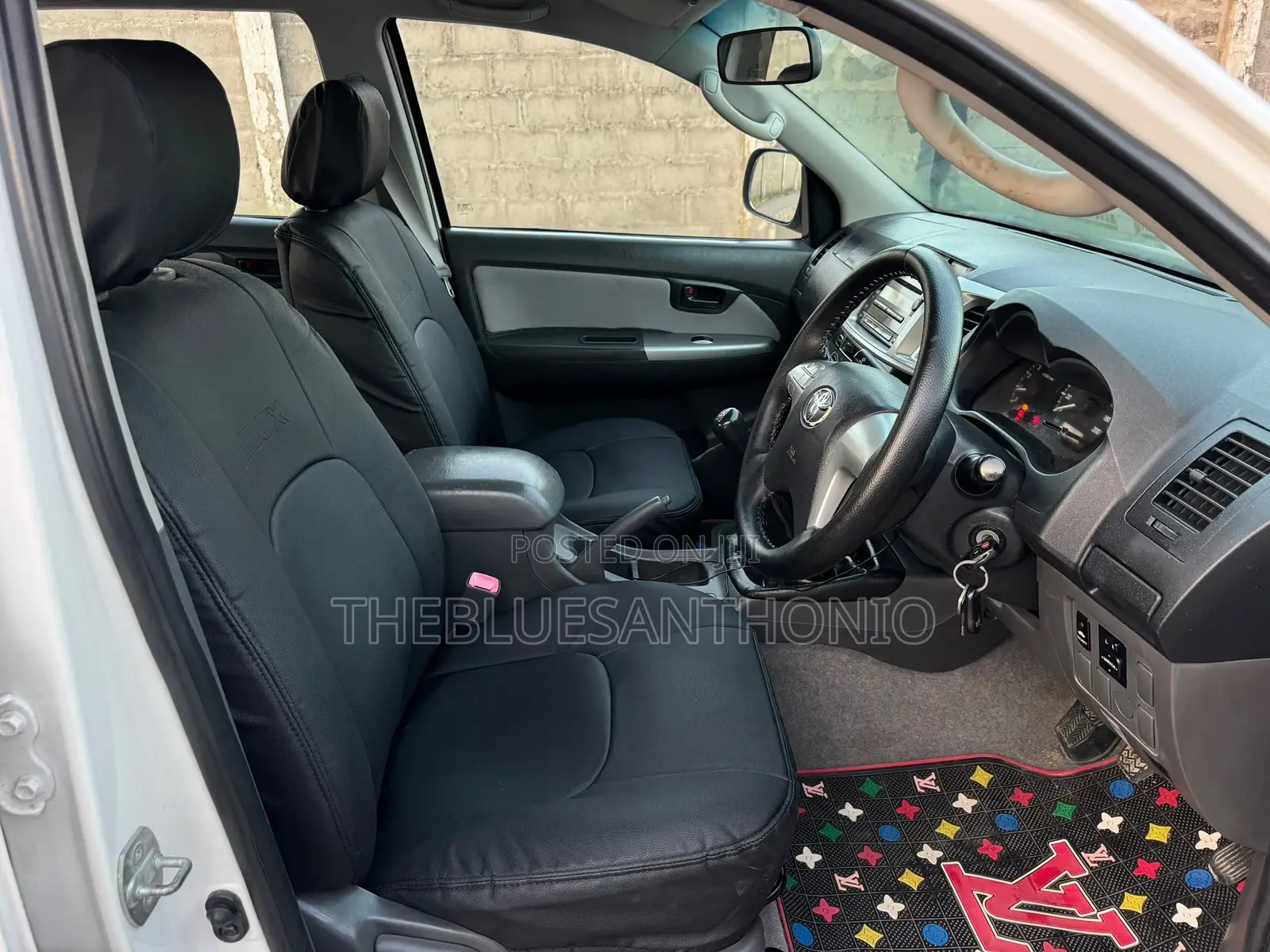 Toyota Hilux 2012 Pearl
