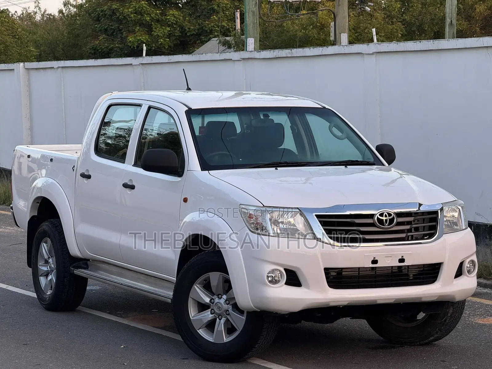 Toyota Hilux 2012 Pearl