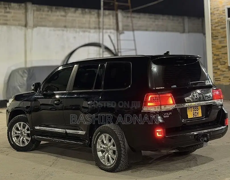 Toyota Land Cruiser 4.5 V8 TD STD 2011 Black