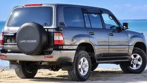 Toyota Land Cruiser 2000 Gray