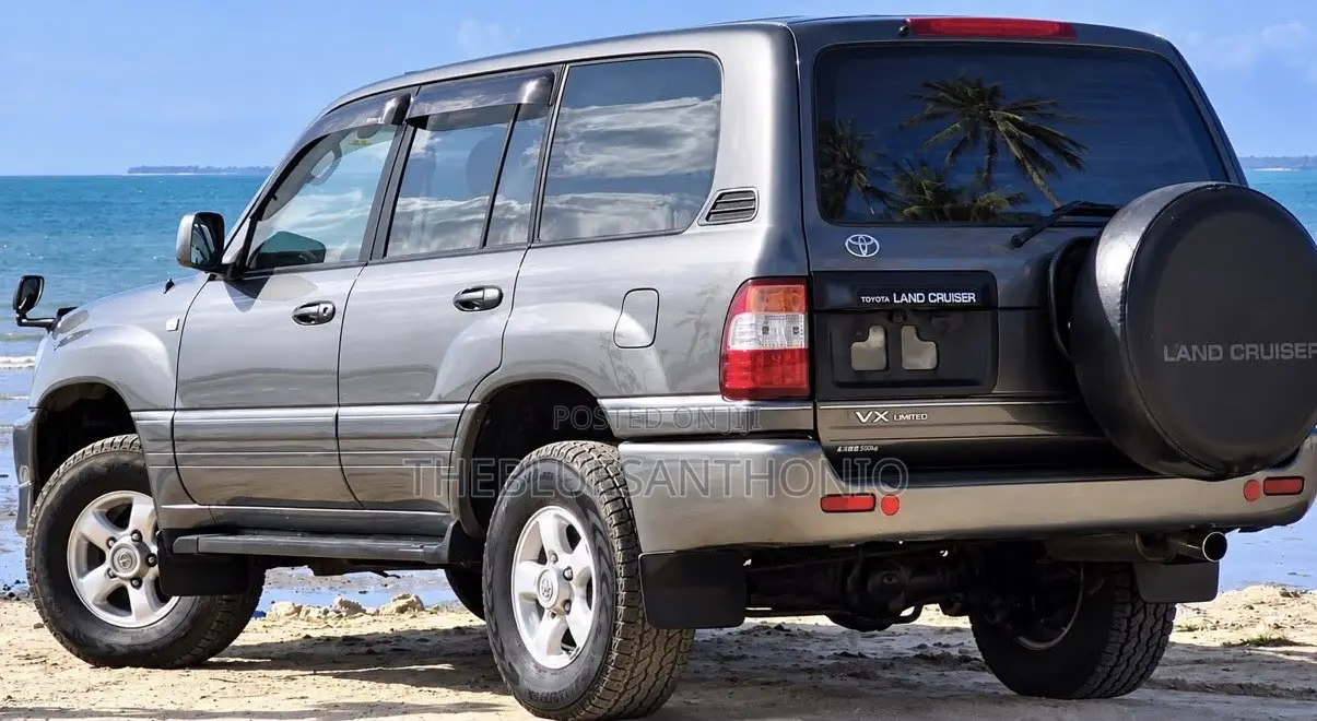 Toyota Land Cruiser 2000 Gray