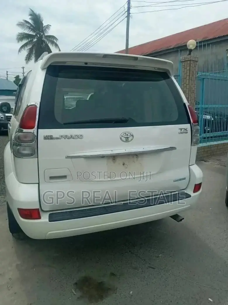 Toyota Land Cruiser 2013 4.0 V6 DLX White