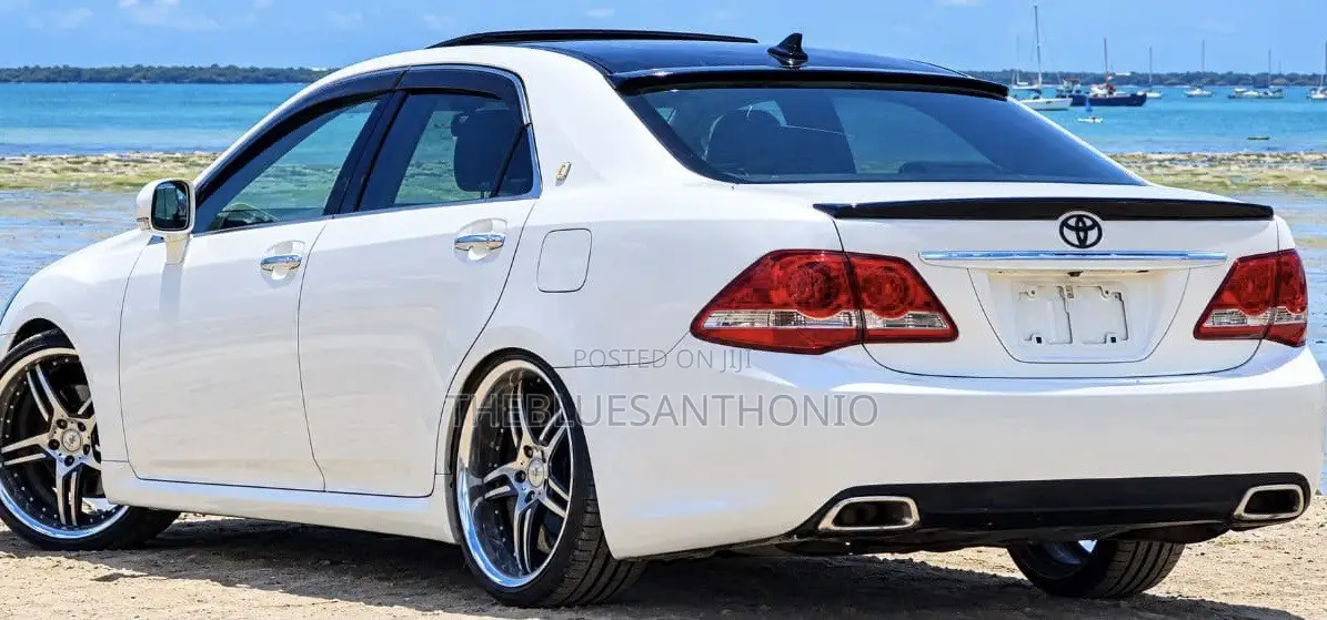 Toyota Crown 2009 Pearl