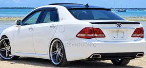 Toyota Crown 2009 Pearl