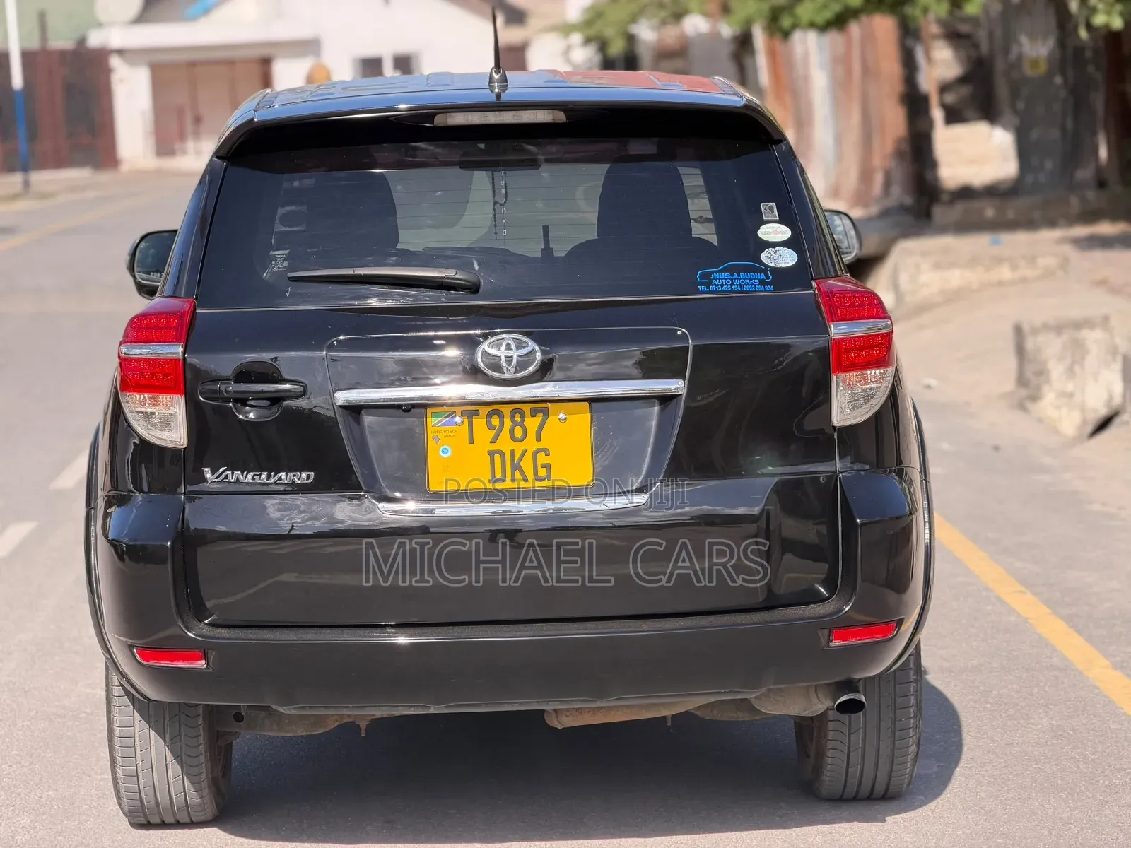 Toyota Vanguard 2011 Black