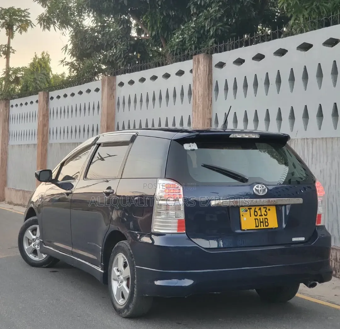 Toyota Wish 2005