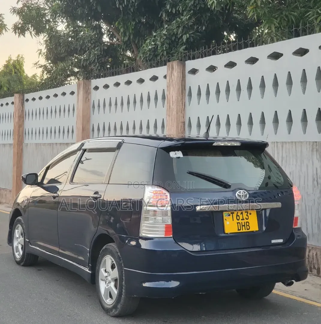 Toyota Wish 2005