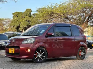 Toyota Spade 2013 Red