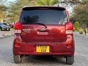 Toyota Spade 2013 Red