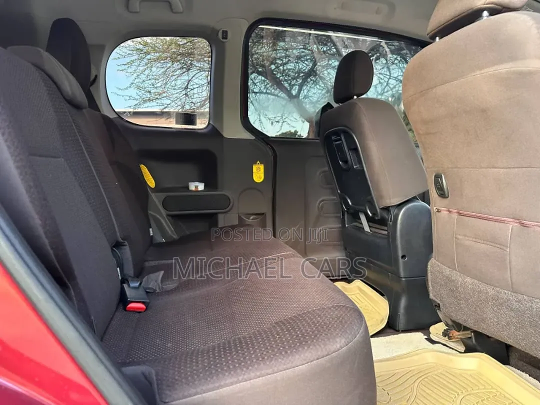 Toyota Spade 2013 Red